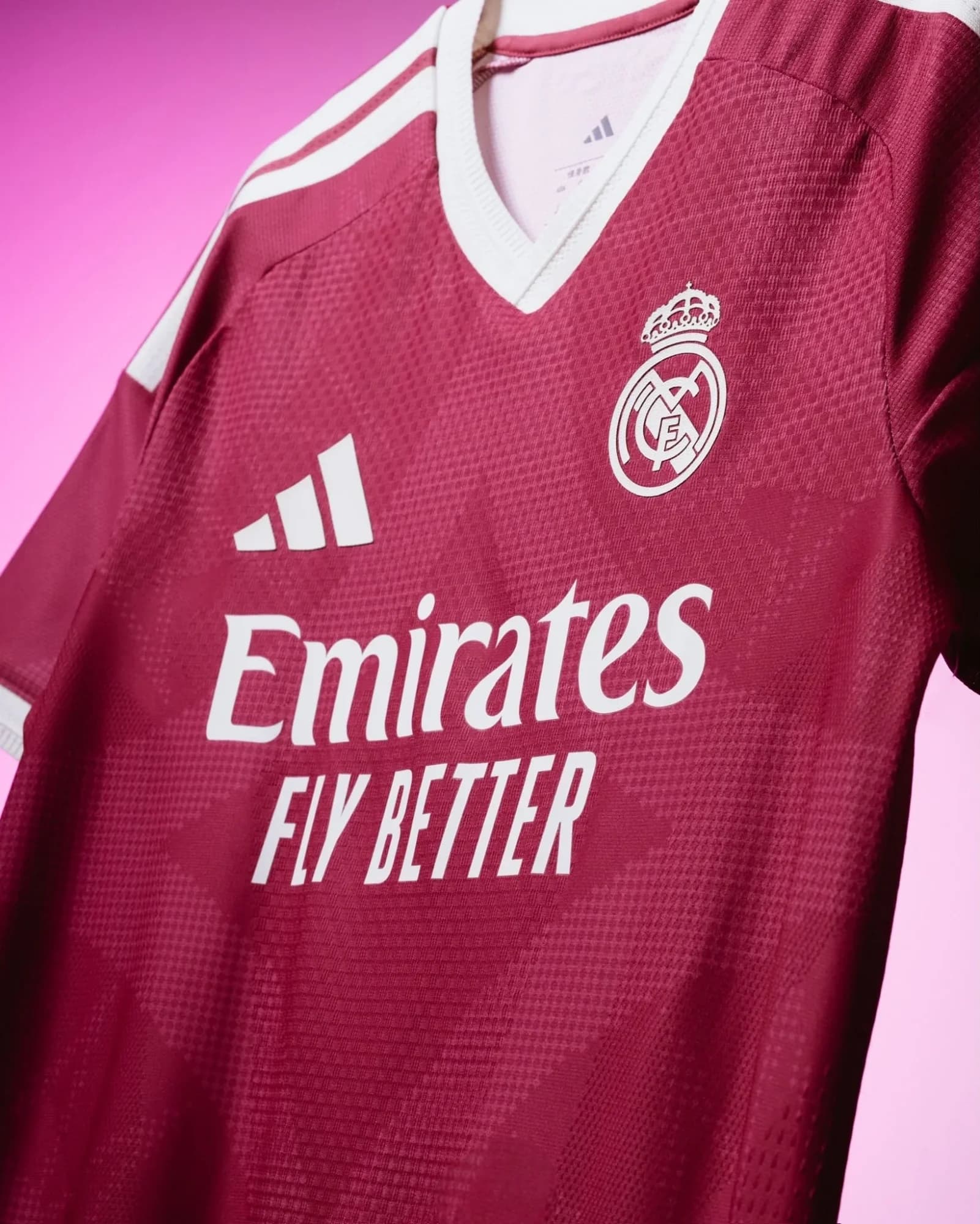 قميص ريال مدريد الثالث 2026/27