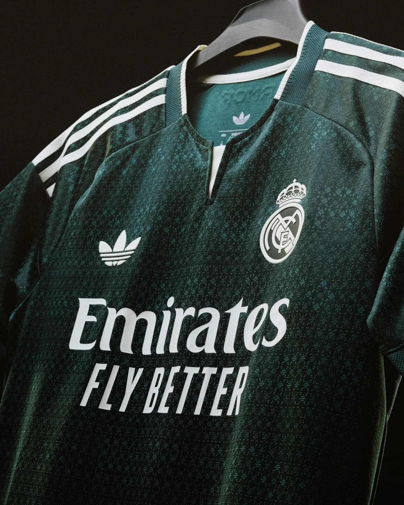 قميص ريال مدريد الاحتياطي 2026/27